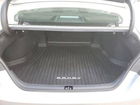 Used 2023 Toyota Camry SE w/ Cold Weather Package image 9