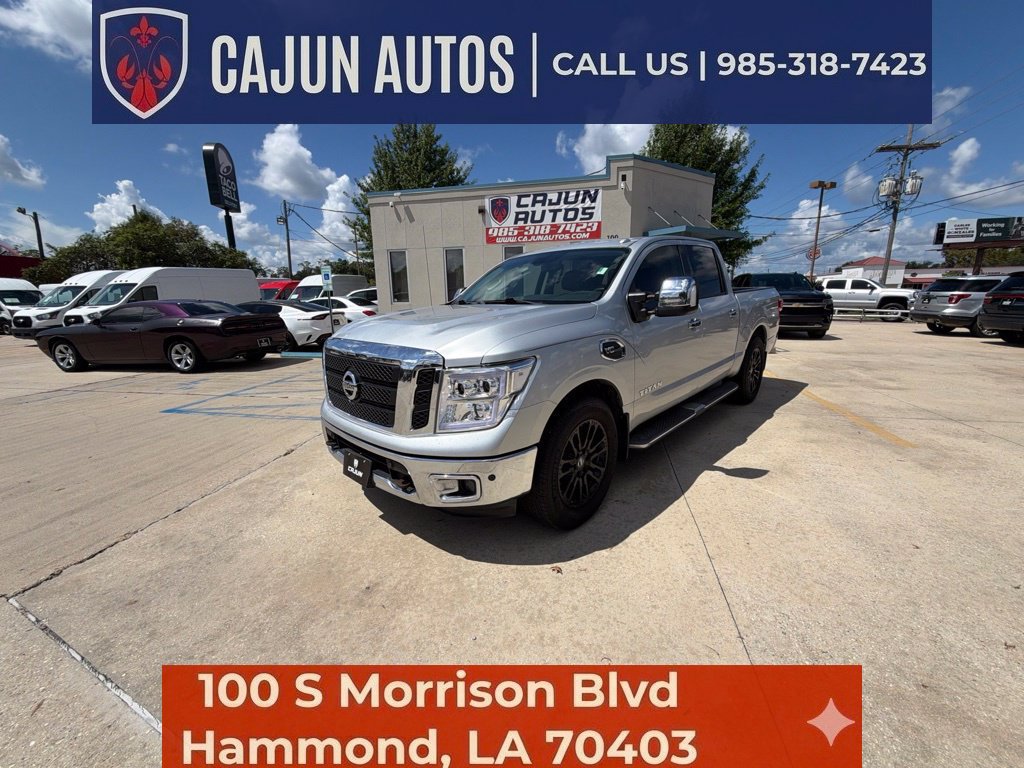 Used 2017 Nissan Titan SL w/ SL Towing Convenience Package RWD image 2