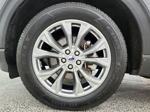 Used 2022 Ford Explorer XLT w/ Equipment Group 202A AWD/4WD image 34
