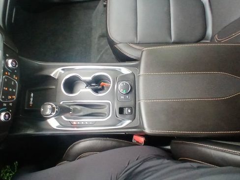 Used 2019 Chevrolet Traverse Premier AWD/4WD image 23
