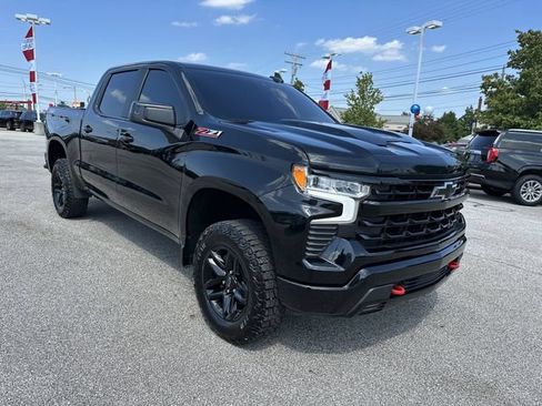 Used 2024 Chevrolet Silverado 1500 LT Trail Boss AWD/4WD image 11