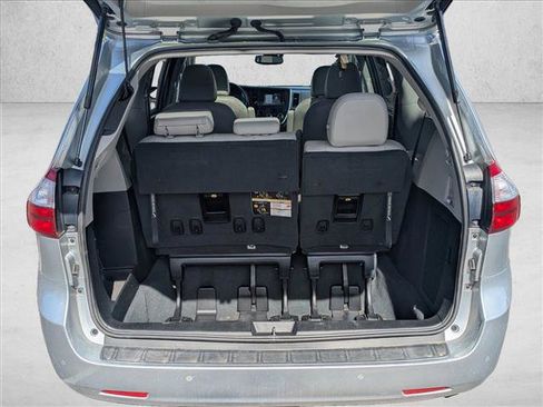 Used 2019 Toyota Sienna Limited Premium AWD/4WD image 18