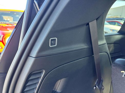 New 2026 Chrysler Pacifica Select image 5