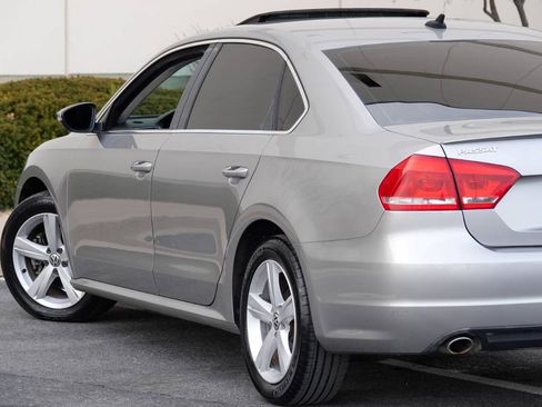 Used 2012 Volkswagen Passat TDI SE FWD image 18