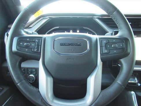 Used 2022 GMC Sierra 1500 Denali AWD/4WD image 22
