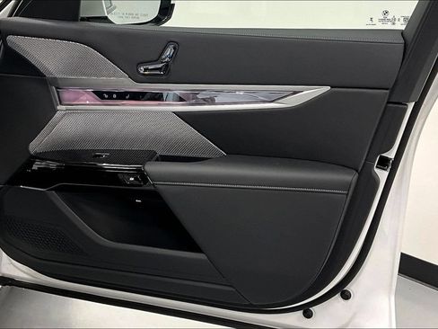 New 2025 BMW i7 eDrive50 RWD image 11
