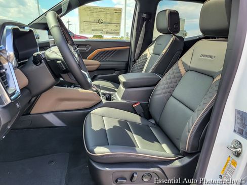 New 2026 GMC Canyon Denali AWD/4WD image 8