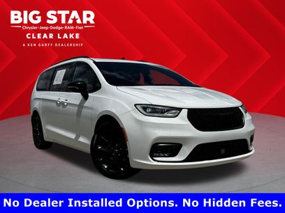 Used 2025 Chrysler Pacifica Limited