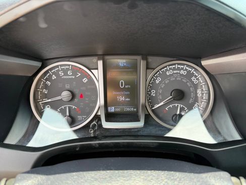 Used 2022 Toyota Tacoma Limited w/ Black Out Package (TMS) AWD/4WD image 20