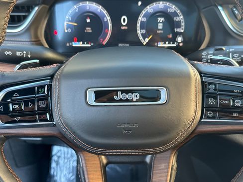 Used 2023 Jeep Grand Cherokee L Summit w/ Advanced Protech Group IV image 28