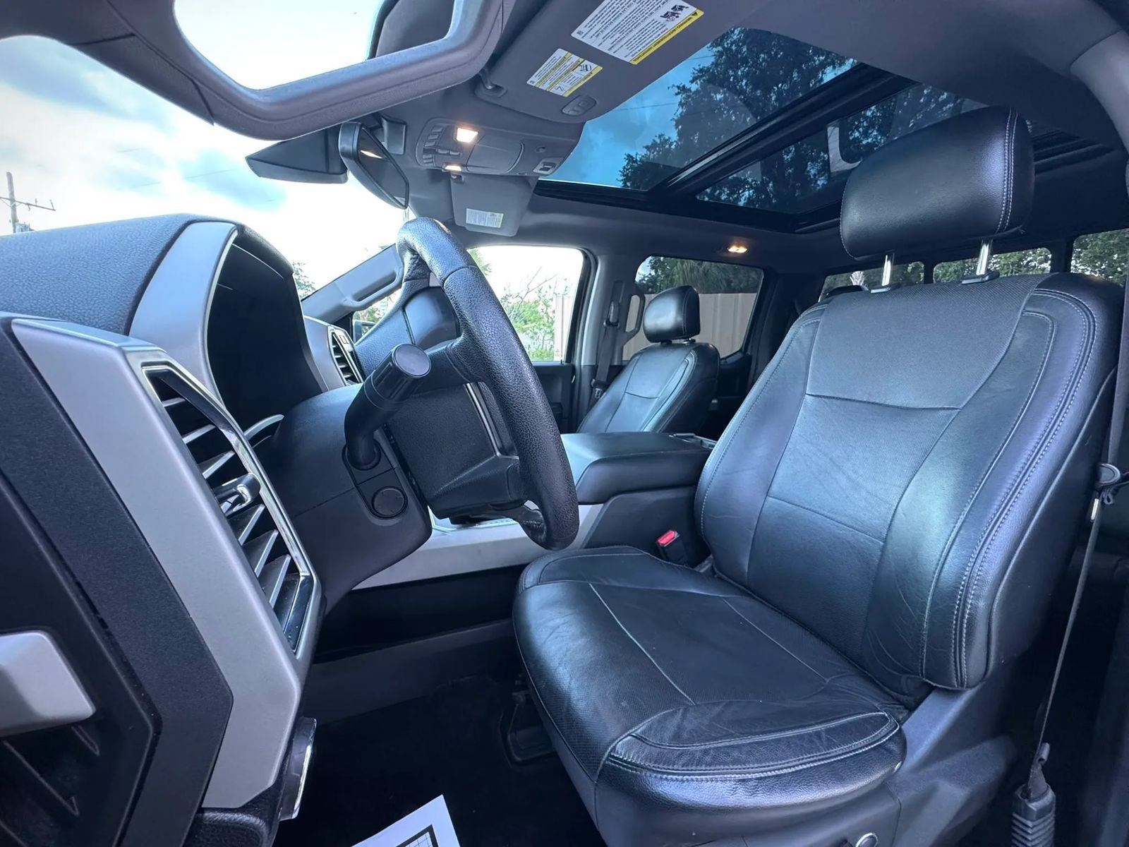 Used 2015 Ford F150 Lariat w/ Equipment Group 502A Luxury AWD/4WD image 50
