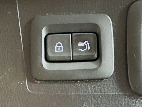 Used 2025 MAZDA CX-50 AWD 2.5 S w/ Premium Package image 31