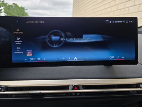 Used 2024 BMW iX xDrive50 w/ Sport Package AWD/4WD image 59
