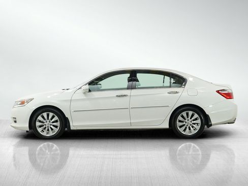 Used 2014 Honda Accord Touring image 2