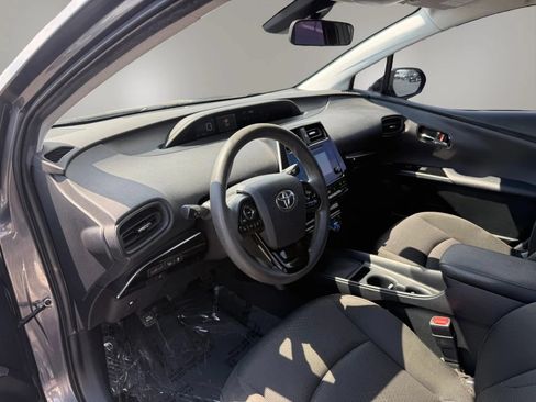 Used 2019 Toyota Prius LE w/ Carpet Mat Package FWD image 16