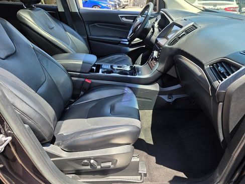 Used 2019 Ford Edge Titanium w/ Equipment Group 301A FWD image 15