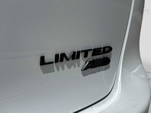 Used 2026 Chrysler Pacifica Limited w/ S Appearance Package AWD/4WD image 39
