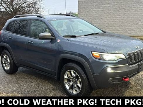 Used 2019 Jeep Cherokee Trailhawk w/ Cold Weather Group image 23