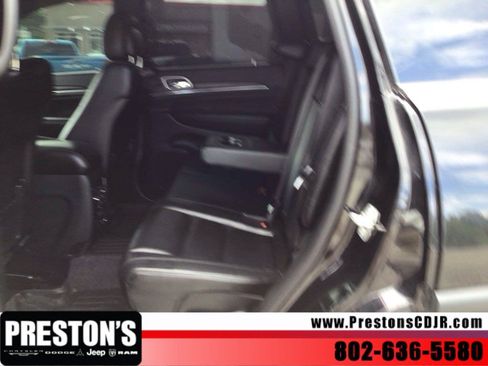 Used 2020 Jeep Grand Cherokee Limited AWD/4WD image 22