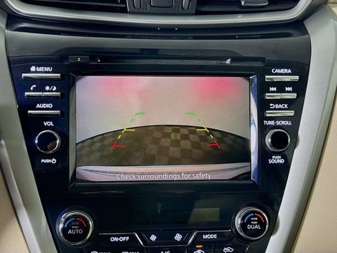 Used 2019 Nissan Murano SV AWD/4WD image 15