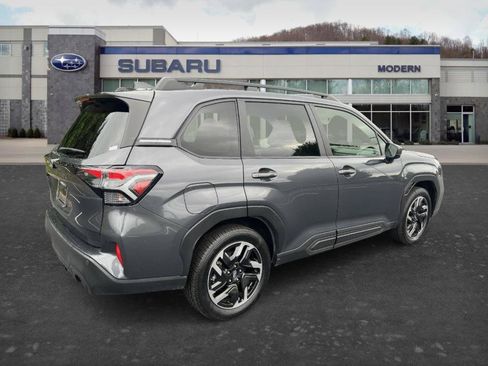 Used 2025 Subaru Forester Limited AWD/4WD image 5
