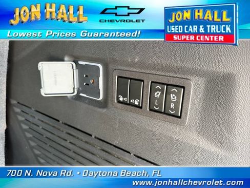 Used 2023 Chevrolet Tahoe High Country RWD image 12