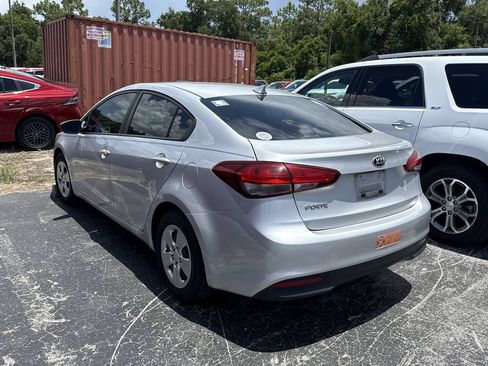 Used 2018 Kia Forte LX FWD image 5
