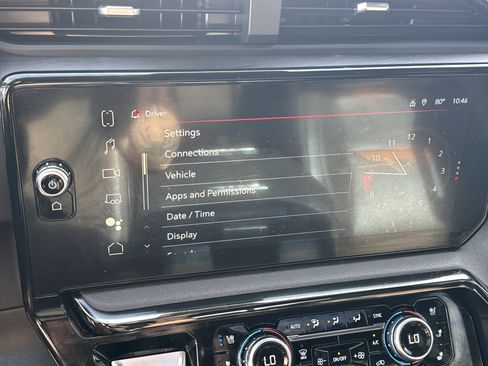 Used 2024 GMC Sierra 2500 AT4 w/ AT4 Preferred Package image 18