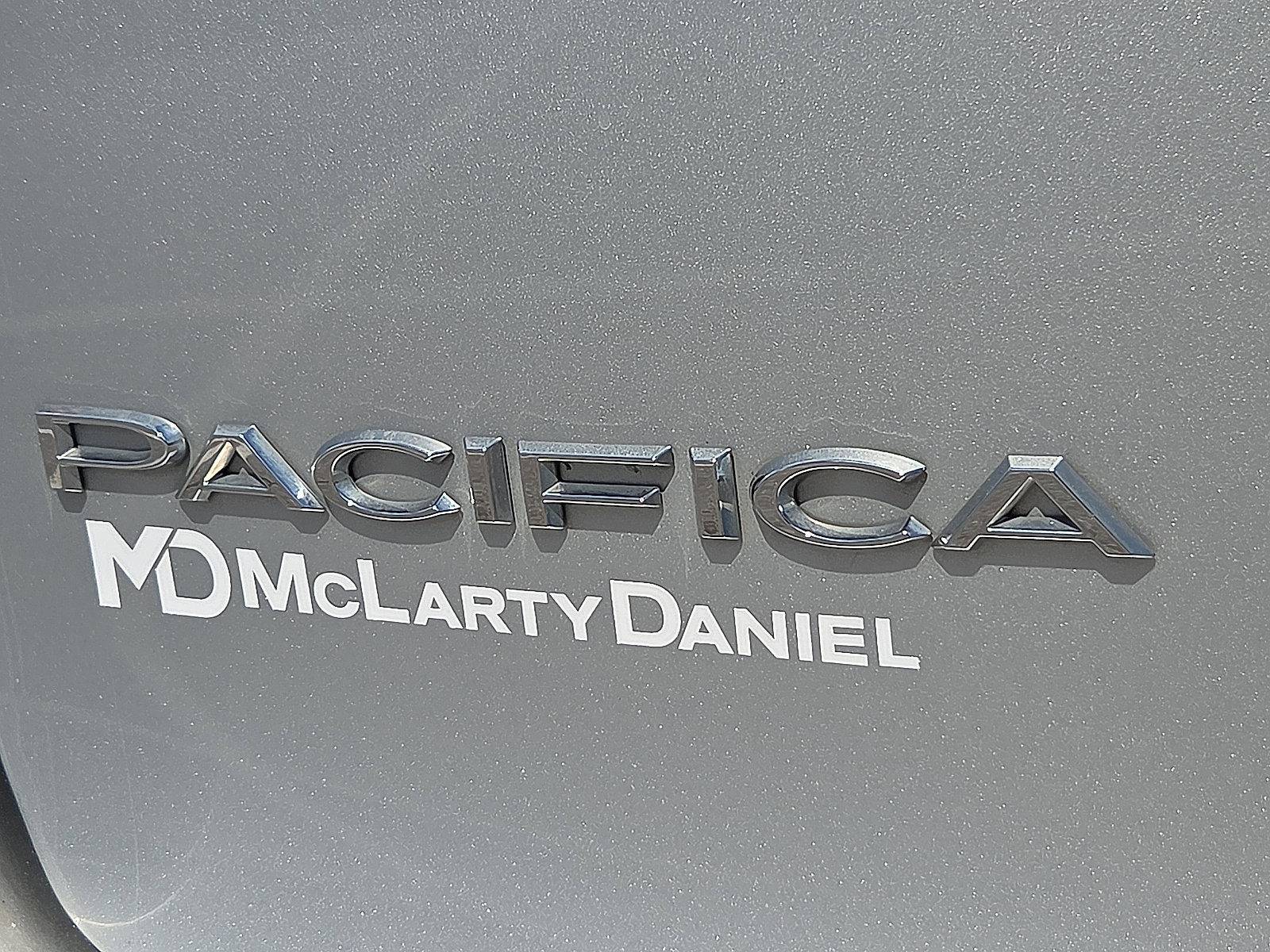 Used 2024 Chrysler Pacifica Touring-L FWD image 9