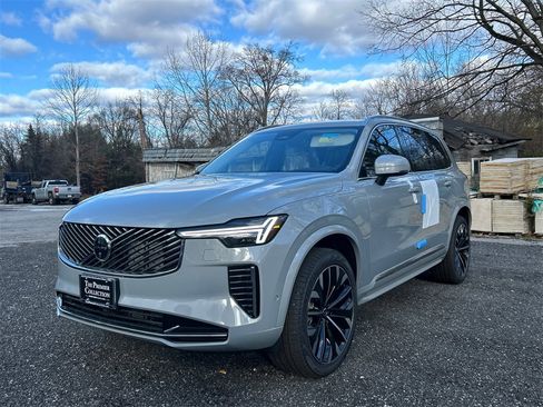 New 2026 Volvo XC90 B6 Plus w/ Protection Package Premier image 5