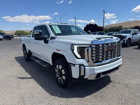 Used 2025 GMC Sierra 2500 Denali w/ Denali Reserve Package AWD/4WD image 3