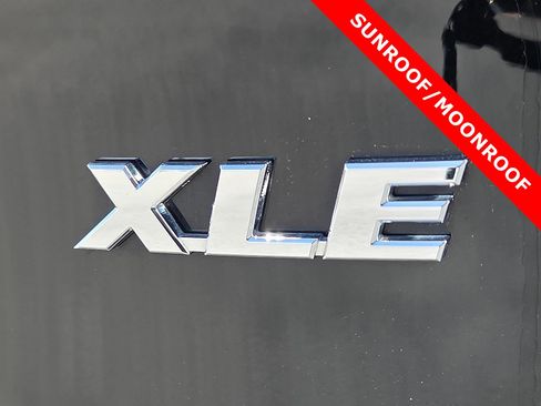 Used 2024 Toyota RAV4 XLE Premium image 8