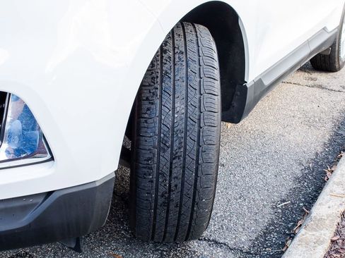 Used 2022 Ford Edge SEL image 9