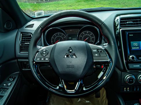 New 2025 Mitsubishi Outlander Sport AWD image 19