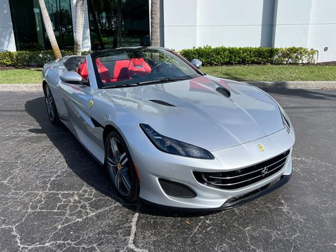 Used 2019 Ferrari Portofino image 15