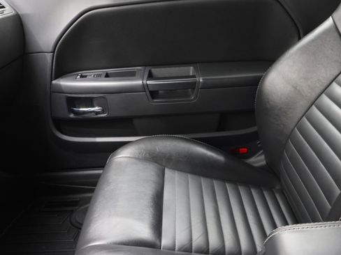 Used 2009 Dodge Challenger R/T RWD image 8