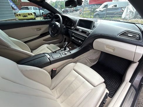 Used 2012 BMW 650i Convertible RWD image 17