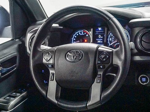 Certified 2023 Toyota Tacoma TRD Off-Road AWD/4WD image 16