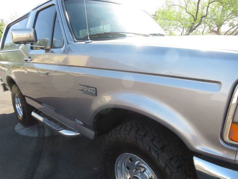 Used 1994 Ford Bronco XL image 9