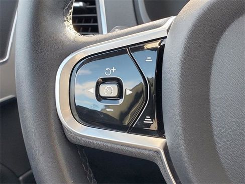 Used 2023 Volvo XC90 B5 Core w/ Protection Package Premier image 20
