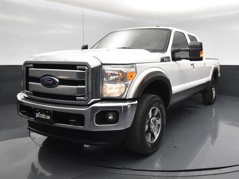 Used 2015 Ford F250 Lariat w/ Lariat Interior Package AWD/4WD image 2