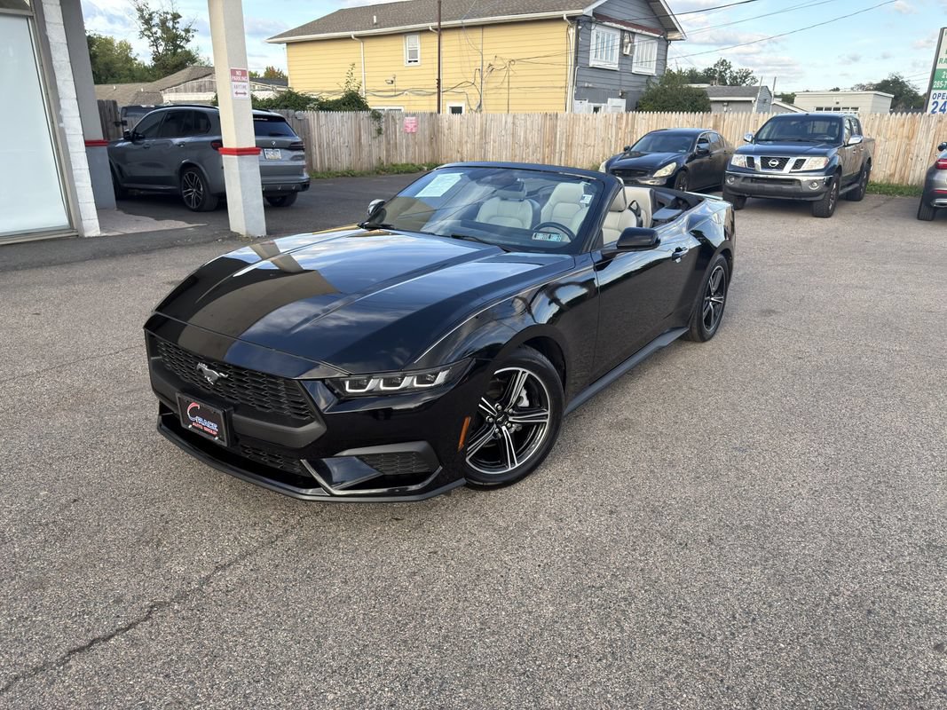 Used 2024 Ford Mustang Premium RWD image 13
