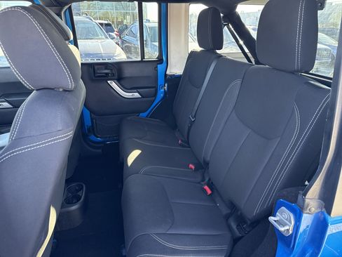 Used 2015 Jeep Wrangler Unlimited Sahara w/ Max Tow Package image 17