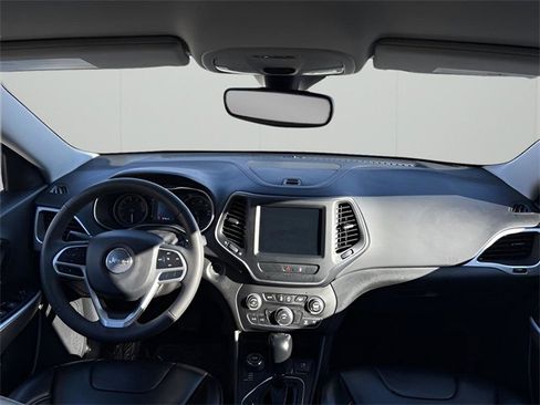 Used 2022 Jeep Cherokee Latitude image 16