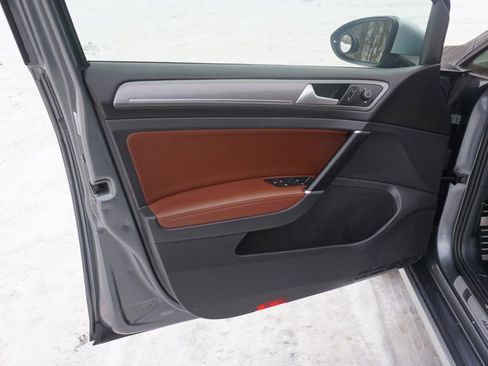 Used 2018 Volkswagen Golf Alltrack S image 24