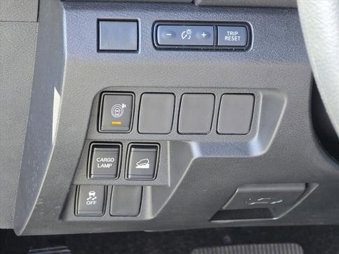 Used 2024 Nissan Frontier S w/ Technology Package image 8