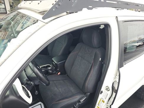 Used 2016 Toyota Tacoma TRD Sport image 25