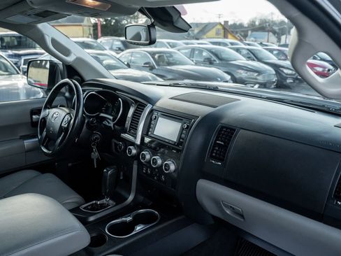 Used 2018 Toyota Sequoia Limited image 19