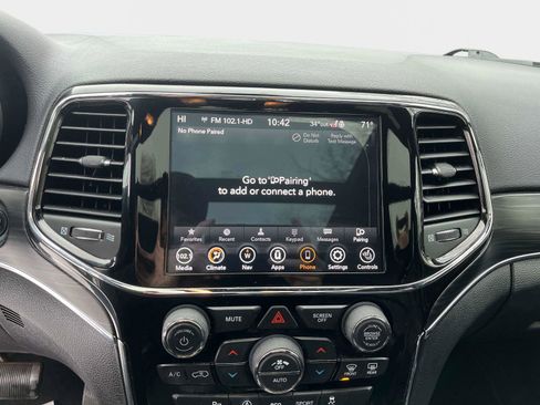 Used 2020 Jeep Grand Cherokee Limited w/ Luxury Group II image 24