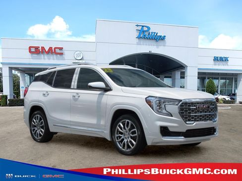 Used 2023 GMC Terrain Denali AWD/4WD image 1